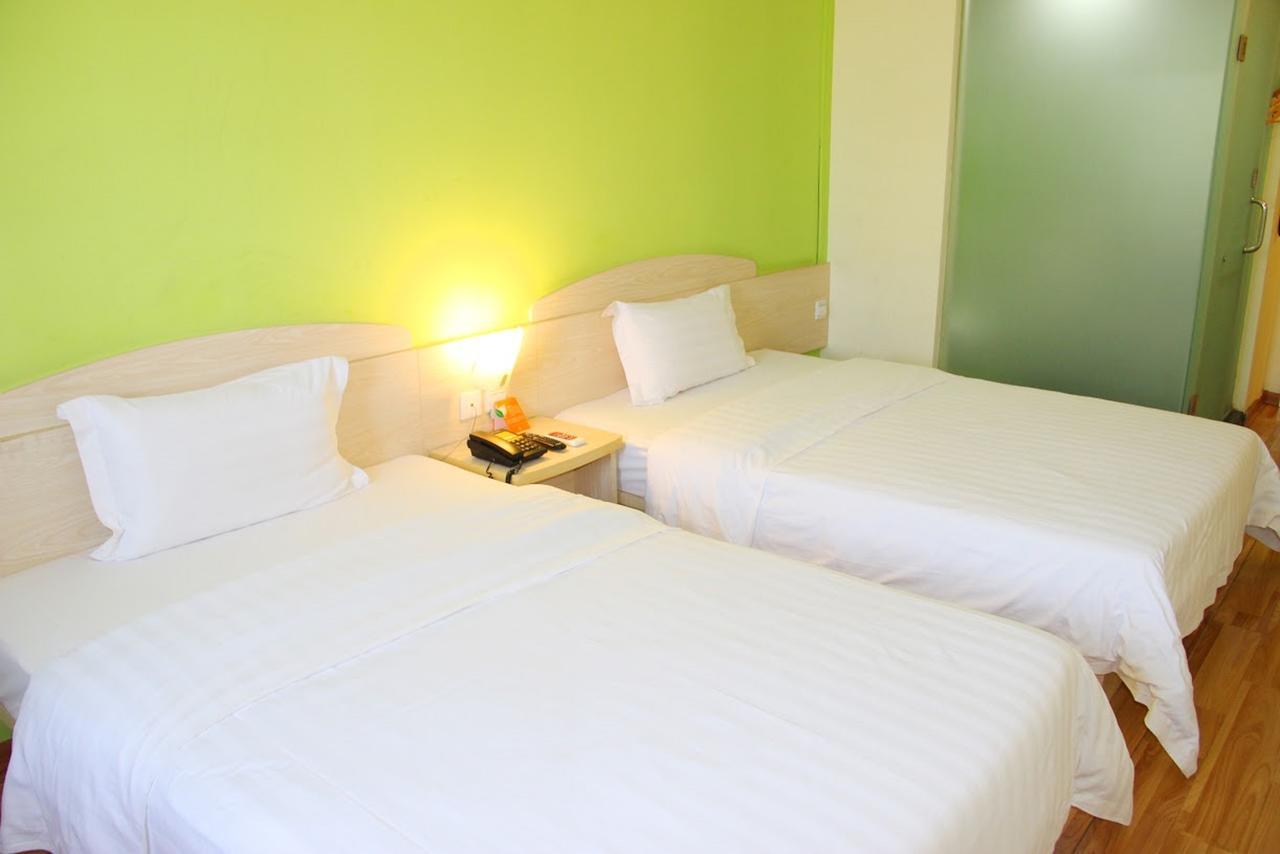 7Days Inn Huludao Xingcheng Hot Spring Street Екстер'єр фото
